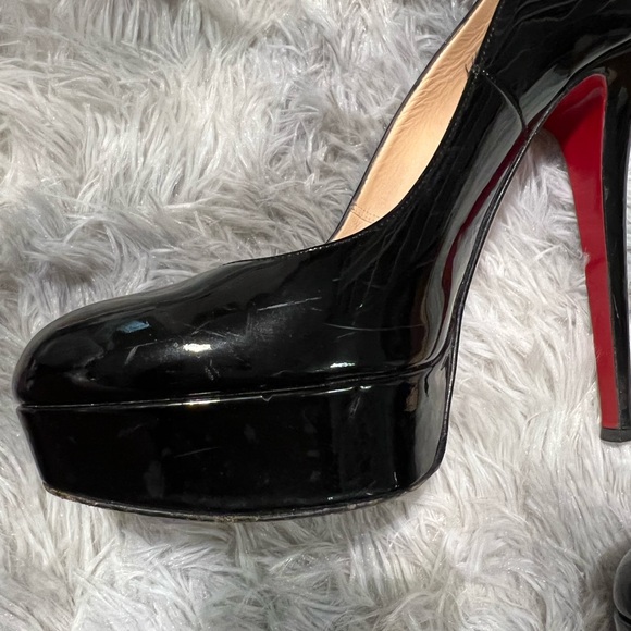 Christian Louboutin Bianca Patent Pump - Picture 8 of 13